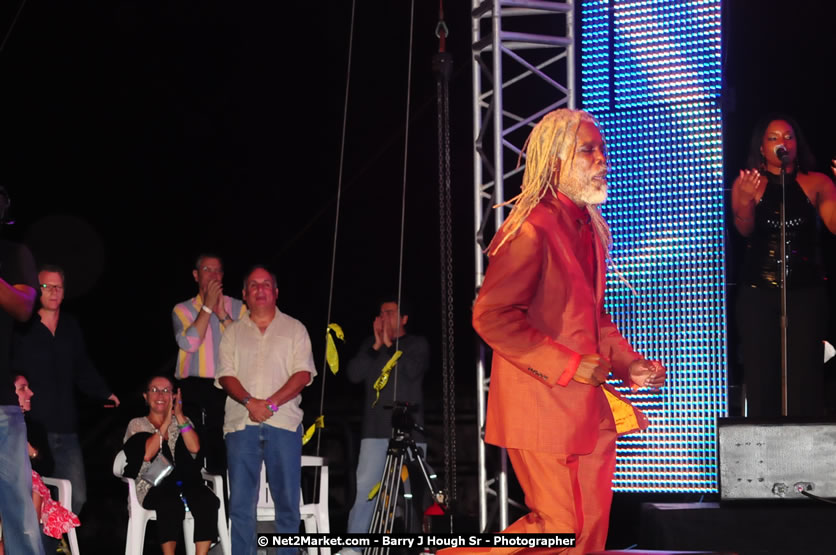 Billy Ocean at the Air Jamaica Jazz and Blues Festival 2008 The Art of Music - Saturday, January 26, 2008 - Air Jamaica Jazz & Blues 2008 The Art of Music venue at the Aqaueduct on Rose Hall Resort & Counrty Club, Montego Bay, St. James, Jamaica W.I. - Thursday, January 24 - Saturday, January 26, 2008 - Photographs by Net2Market.com - Claudine Housen & Barry J. Hough Sr, Photographers - Negril Travel Guide, Negril Jamaica WI - http://www.negriltravelguide.com - info@negriltravelguide.com...!