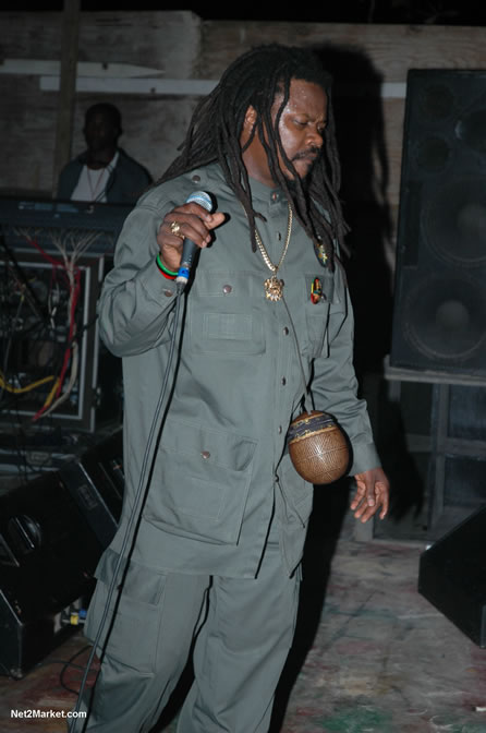 The Messenger, Reggae Super Star - Luciano - Gregory Isaacs - Bobby Dread - Swallow - backed by the Indika Band - Boubon Beach Restaurant, Beach Bar & Oceanfront Accommodations - Negril Travel Guide, Negril Jamaica WI - http://www.negriltravelguide.com - info@negriltravelguide.com...!