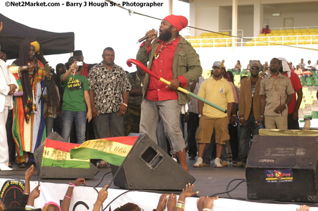 Jah Cure - Cure Fest 2007 - Longing For Concert at Trelawny Multi Purpose Stadium, Trelawny, Jamaica - Sunday, October 14, 2007 - Cure Fest 2007 October 12th-14th, 2007 Presented by Danger Promotions, Iyah Cure Promotions, and Brass Gate Promotions - Alison Young, Publicist - Photographs by Net2Market.com - Barry J. Hough Sr, Photographer - Negril Travel Guide, Negril Jamaica WI - http://www.negriltravelguide.com - info@negriltravelguide.com...!