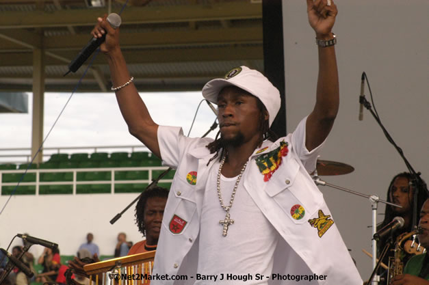 Jah Cure - Cure Fest 2007 - Longing For Concert at Trelawny Multi Purpose Stadium, Trelawny, Jamaica - Sunday, October 14, 2007 - Cure Fest 2007 October 12th-14th, 2007 Presented by Danger Promotions, Iyah Cure Promotions, and Brass Gate Promotions - Alison Young, Publicist - Photographs by Net2Market.com - Barry J. Hough Sr, Photographer - Negril Travel Guide, Negril Jamaica WI - http://www.negriltravelguide.com - info@negriltravelguide.com...!