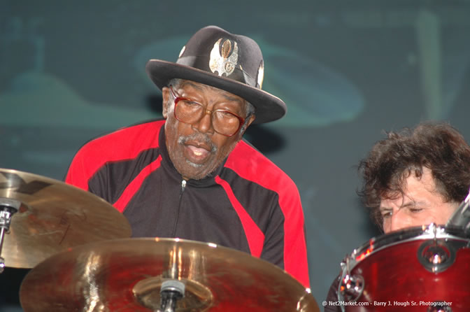 Bo Diddley - Air Jamaica Jazz & Blues Festival 2006 - The Art of Music - Cinnamon Hill Golf Club - Rosehall Resort & Country Club, Montego Bay, Jamaica W.I. - Thursday, Friday 27, 2006 - Negril Travel Guide, Negril Jamaica WI - http://www.negriltravelguide.com - info@negriltravelguide.com...!