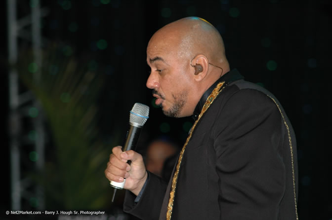 James Ingram - Air Jamaica Jazz & Blues Festival 2006 - The Art of Music - Cinnamon Hill Golf Club - Rosehall Resort & Country Club, Montego Bay, Jamaica W.I. - Thursday, Saturday 28, 2006 - Negril Travel Guide, Negril Jamaica WI - http://www.negriltravelguide.com - info@negriltravelguide.com...!