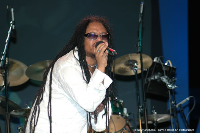 Maxi Priest - Air Jamaica Jazz & Blues Festival 2006 - The Art of Music - Cinnamon Hill Golf Club - Rosehall Resort & Country Club, Montego Bay, Jamaica W.I. - Thursday, Saturday 28, 2006 - Negril Travel Guide, Negril Jamaica WI - http://www.negriltravelguide.com - info@negriltravelguide.com...!