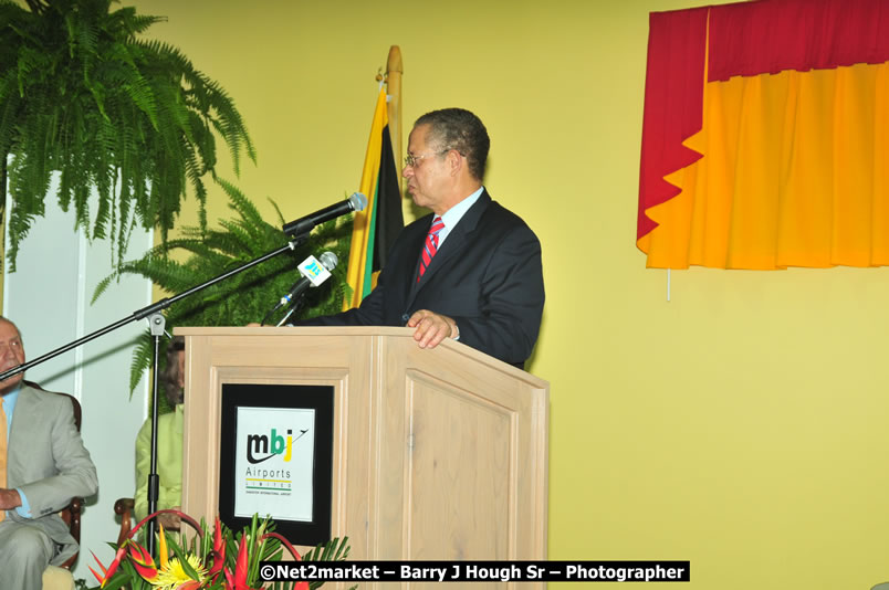 The Unveiling Of The Commemorative Plaque By The Honourable Prime Minister, Orette Bruce Golding, MP, And Their Majesties, King Juan Carlos I And Queen Sofia Of Spain - On Wednesday, February 18, 2009, Marking The Completion Of The Expansion Of Sangster International Airport, Venue at Sangster International Airport, Montego Bay, St James, Jamaica - Wednesday, February 18, 2009 - Photographs by Net2Market.com - Barry J. Hough Sr, Photographer/Photojournalist - Negril Travel Guide, Negril Jamaica WI - http://www.negriltravelguide.com - info@negriltravelguide.com...!