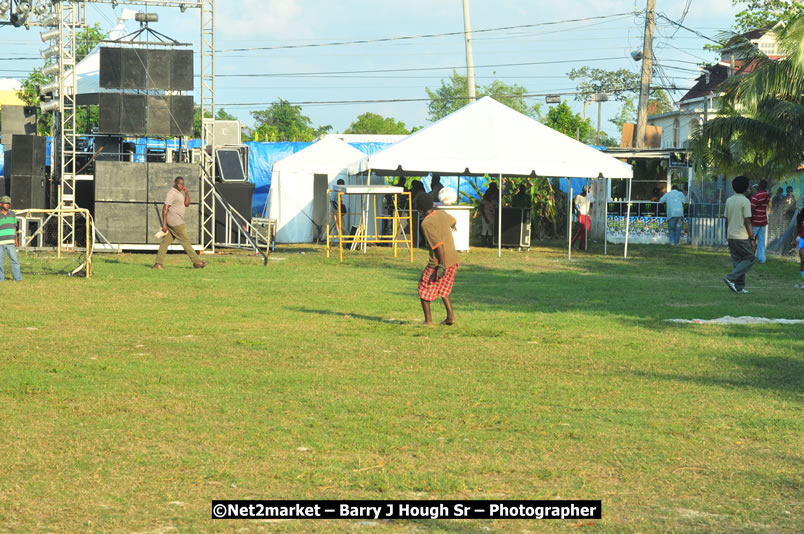 Marley Magic Traffic Jam - Celebrity Football @ Spring Break - Saturday, March 21, 2009 - Also Featuring: Kelley, Capleton, Junior Reid, Spragga Benz, Wayne Marshall, Munga, Romaine Virgo,Embee, Bango Herman, Flava K, Whisky Baggio, Andrew and Wadda Blood, Black Am I, Packa, Venue at Waz Beach, Norman Manley Boulevard, Negril Westmoreland, Jamaica - Saturday, March 21, 2009 - Photographs by Net2Market.com - Barry J. Hough Sr, Photographer/Photojournalist - Negril Travel Guide, Negril Jamaica WI - http://www.negriltravelguide.com - info@negriltravelguide.com...!