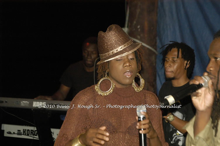 Etana - Live In Concert - One Love Reggae Concert Series 09/10 @ Negril Escape Resort and Spa, December 22, 2009, One Love Drive, West End, Negril, Westmoreland, Jamaica W.I. - Photographs by Net2Market.com - Barry J. Hough Sr, Photographer/Photojournalist - Negril Travel Guide, Negril Jamaica WI - http://www.negriltravelguide.com - info@negriltravelguide.com...!