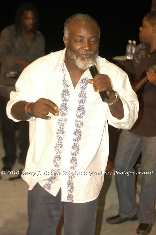 Freddy McGregor - Live In Concert @ Negril Escape Resort and Spa, One Love Drive, West End, Negril, Westmoreland, Jamaica W.I. - Photographs by Net2Market.com - Barry J. Hough Sr, Photographer/Photojournalist - Negril Travel Guide, Negril Jamaica WI - http://www.negriltravelguide.com - info@negriltravelguide.com...!