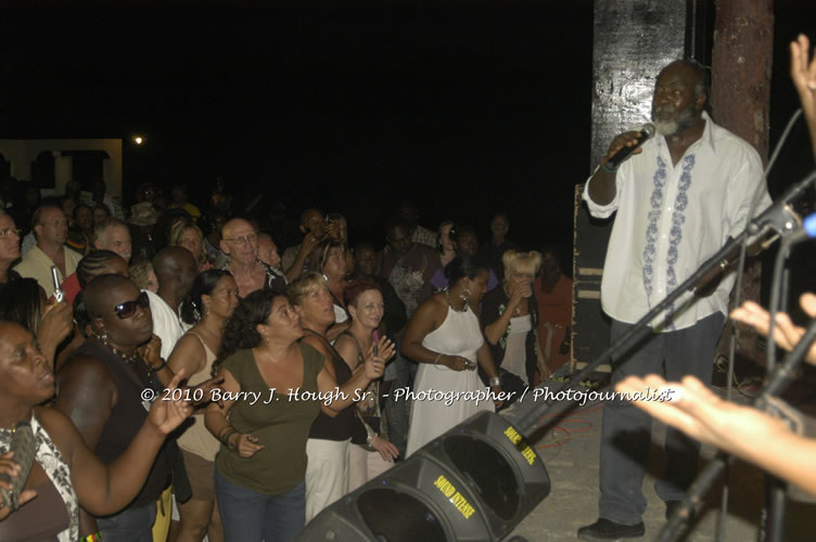 Freddy McGregor - Live In Concert @ Negril Escape Resort and Spa, One Love Drive, West End, Negril, Westmoreland, Jamaica W.I. - Photographs by Net2Market.com - Barry J. Hough Sr, Photographer/Photojournalist - Negril Travel Guide, Negril Jamaica WI - http://www.negriltravelguide.com - info@negriltravelguide.com...!