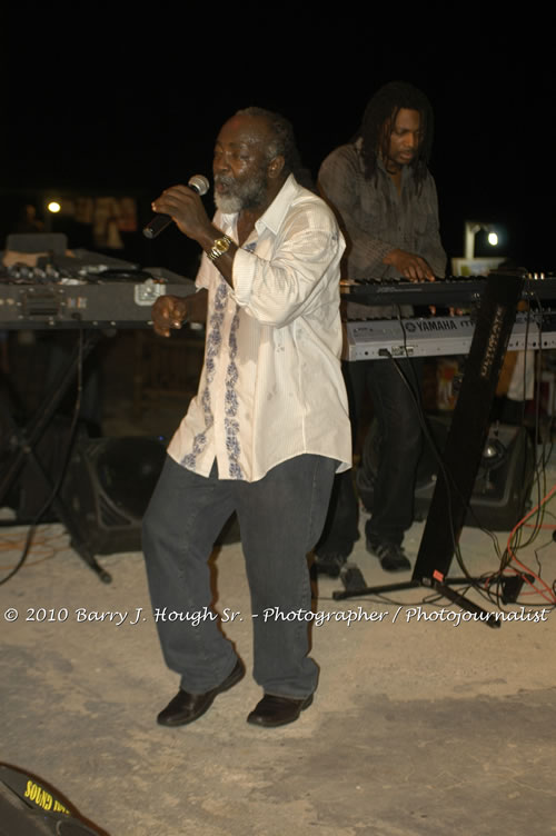 Freddy McGregor - Live In Concert @ Negril Escape Resort and Spa, One Love Drive, West End, Negril, Westmoreland, Jamaica W.I. - Photographs by Net2Market.com - Barry J. Hough Sr, Photographer/Photojournalist - Negril Travel Guide, Negril Jamaica WI - http://www.negriltravelguide.com - info@negriltravelguide.com...!