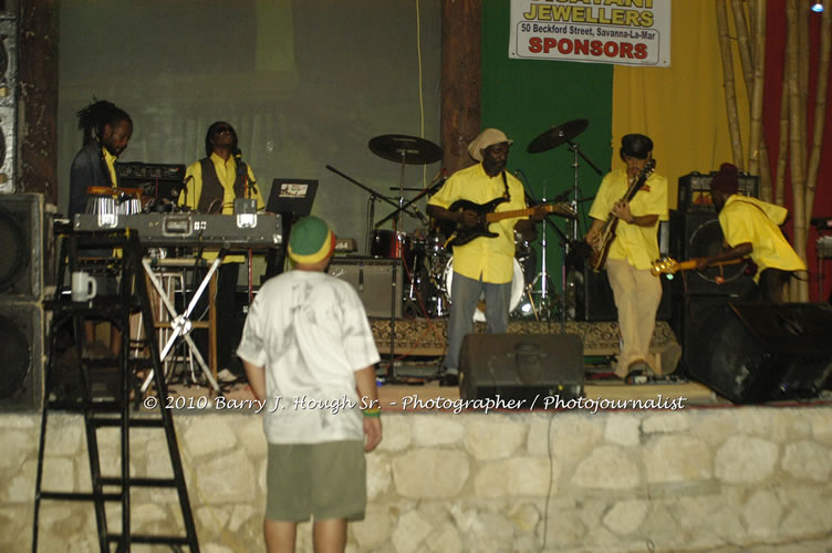 John Holt - Live in Concert - Also featuring Uprising Bank, plus DJ Gemini @ One Love Reggae Concerts Series 09/10 @ Negril Escape Resort & Spa, February 9, 2010, One Love Drive, West End, Negril, Westmoreland, Jamaica W.I. - Photographs by Net2Market.com - Barry J. Hough Sr, Photographer/Photojournalist - The Negril Travel Guide - Negril's and Jamaica's Number One Concert Photography Web Site with over 40,000 Jamaican Concert photographs Published -  Negril Travel Guide, Negril Jamaica WI - http://www.negriltravelguide.com - info@negriltravelguide.com...!