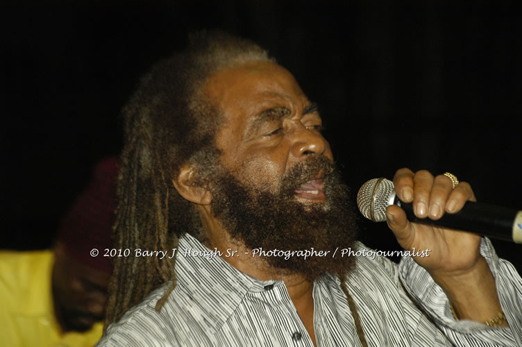 John Holt - Live in Concert - Also featuring Uprising Bank, plus DJ Gemini @ One Love Reggae Concerts Series 09/10 @ Negril Escape Resort & Spa, February 9, 2010, One Love Drive, West End, Negril, Westmoreland, Jamaica W.I. - Photographs by Net2Market.com - Barry J. Hough Sr, Photographer/Photojournalist - The Negril Travel Guide - Negril's and Jamaica's Number One Concert Photography Web Site with over 40,000 Jamaican Concert photographs Published -  Negril Travel Guide, Negril Jamaica WI - http://www.negriltravelguide.com - info@negriltravelguide.com...!