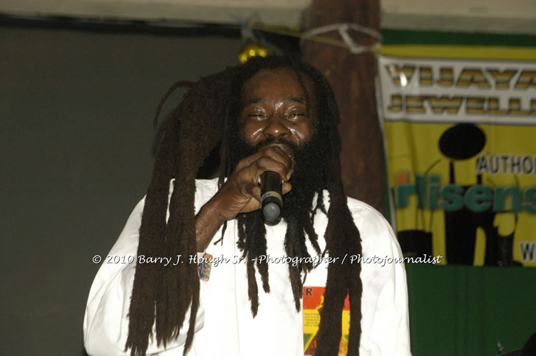 Marcia Griffiths & Edge Michael - Live In Concert - One Love Reggae Concert Series 09/10 @ Negril Escape Resort and Spa, December 29, 2009, One Love Drive, West End, Negril, Westmoreland, Jamaica W.I. - Photographs by Net2Market.com - Barry J. Hough Sr, Photographer/Photojournalist - Negril Travel Guide, Negril Jamaica WI - http://www.negriltravelguide.com - info@negriltravelguide.com...!