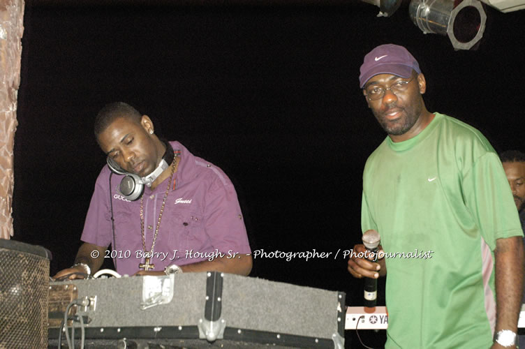 Marcia Griffiths & Edge Michael - Live In Concert - One Love Reggae Concert Series 09/10 @ Negril Escape Resort and Spa, December 29, 2009, One Love Drive, West End, Negril, Westmoreland, Jamaica W.I. - Photographs by Net2Market.com - Barry J. Hough Sr, Photographer/Photojournalist - Negril Travel Guide, Negril Jamaica WI - http://www.negriltravelguide.com - info@negriltravelguide.com...!