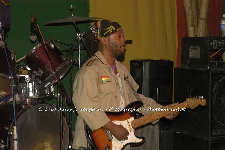 Richie Spice - Live In Concert - One Love Reggae Concert Series 09/10 @ Negril Escape Resort and Spa, January 19, 2010, One Love Drive, West End, Negril, Westmoreland, Jamaica W.I. - Photographs by Net2Market.com - Barry J. Hough Sr, Photographer/Photojournalist - Negril Travel Guide, Negril Jamaica WI - http://www.negriltravelguide.com - info@negriltravelguide.com...!