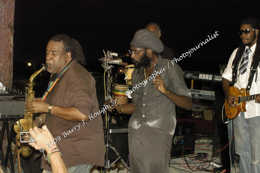  Tarrus Riley - Live in Concert - at the One Love Reggae Concert Series 09/10 @ Negril Escape Resort & Spa - Also Featuring: Mistic Bowie, Monday Justice, Cash, Dean Frazier - DJ Gemini - MC Oliver Cargill, Negril Escape Resort & Spa, One Love Drive, West End, Negril, Westmoreland, Jamaica W.I. - Tuesday, November 17, 2009 - Photographs by Net2Market.com - Barry J. Hough Sr, Photographer / Photojournalist - Photos taken with a Nikon D70, D100, or D300 - Negril Travel Guide, Negril Jamaica WI - http://www.negriltravelguide.com - info@negriltravelguide.com...!