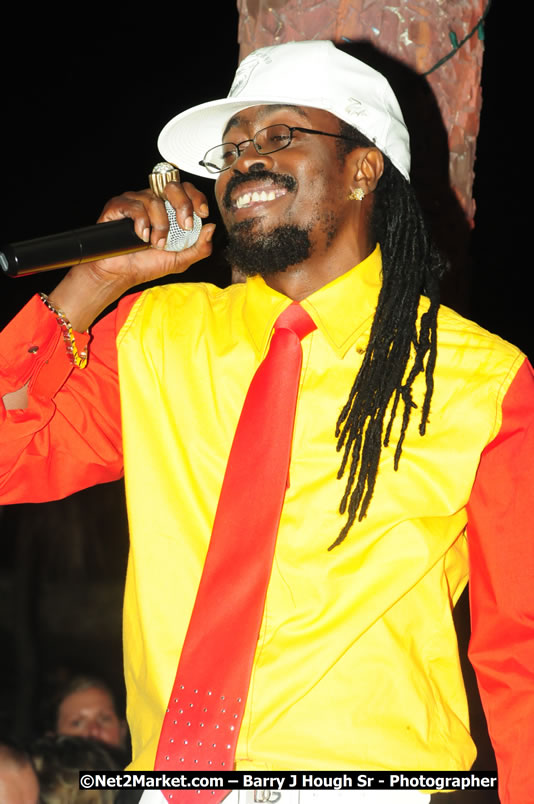 Beenie Man - Live in Concert, plus Hiyah Grade Band @ The Sunset Show @ Negril Escape Resort and Spa, Tuesday, February 3, 2009 - Live Reggae Music at Negril Escape - Tuesday Nights 6:00PM to 10:00 PM - One Love Drive, West End, Negril, Westmoreland, Jamaica W.I. - Photographs by Net2Market.com - Barry J. Hough Sr, Photographer/Photojournalist - The Negril Travel Guide - Negril's and Jamaica's Number One Concert Photography Web Site with over 40,000 Jamaican Concert photographs Published -  Negril Travel Guide, Negril Jamaica WI - http://www.negriltravelguide.com - info@negriltravelguide.com...!