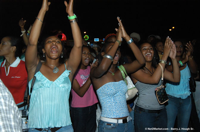 Other Photos - Red Stripe Reggae Sumfest 2005 - International Night #2 - July 23th, 2005 - Negril Travel Guide, Negril Jamaica WI - http://www.negriltravelguide.com - info@negriltravelguide.com...!