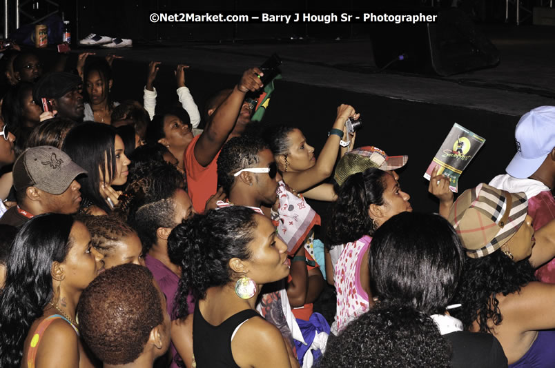 Lil Wayne @ Red Stripe Reggae Sumfest 2008 International Night 2, Catherine Hall, Montego Bay - Saturday, July 19, 2008 - Reggae Sumfest 2008 July 13 - July 19, 2008 - Photographs by Net2Market.com - Barry J. Hough Sr. Photojournalist/Photograper - Photographs taken with a Nikon D300 - Negril Travel Guide, Negril Jamaica WI - http://www.negriltravelguide.com - info@negriltravelguide.com...!