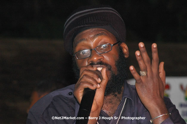 Tarrus Riley, Jimmy Riley, and Dwayne Stephensen - Money Cologne Promotions in association with "British Link Up" presents Summer Jam featuring She's Royal Tarrus Riley & Jimmy Riley - Plus Ras Slick, Sham Dawg, and Whiskey Bagio @ Roots Bamboo, Norman Manley Boulevard, Negril, Jamaica W.I. - Backed up Dean Fraser & The Hurricanne Band - MC Barry G and Rev. BB - July 25, 2007 - Negril Travel Guide.com, Negril Jamaica WI - http://www.negriltravelguide.com - info@negriltravelguide.com...!