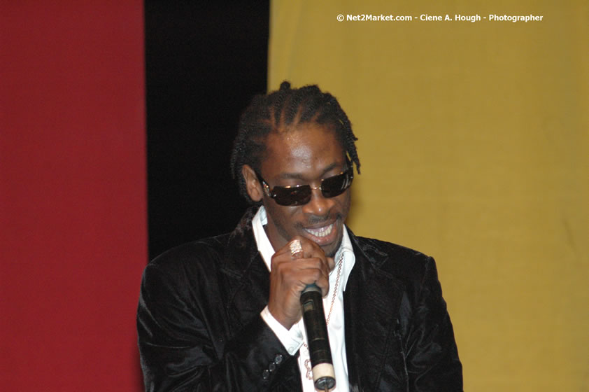 Bounty Killer - Smile Jamaica, Nine Miles, St Anns, Jamaica - Saturday, February 10, 2007 - The Smile Jamaica Concert, a symbolic homecoming in Bob Marley's birthplace of Nine Miles - Negril Travel Guide, Negril Jamaica WI - http://www.negriltravelguide.com - info@negriltravelguide.com...!