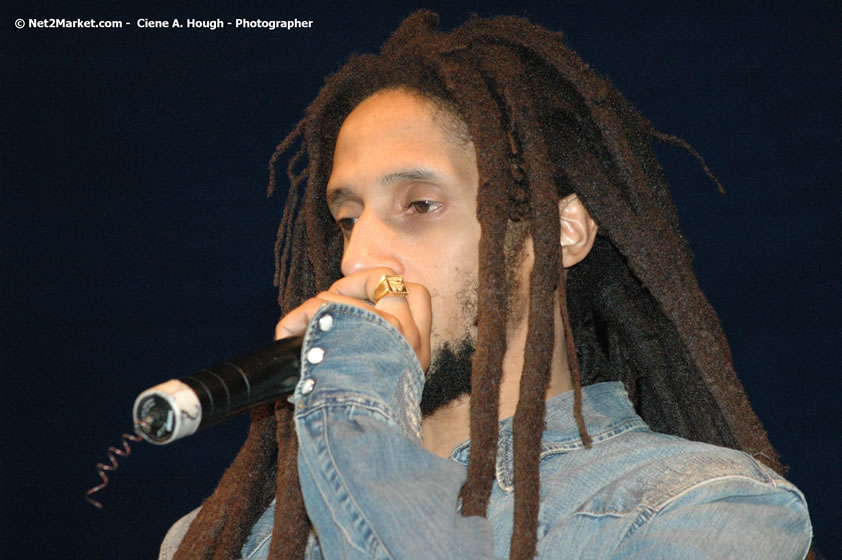 The Marley Brother's - Damian, Stephen, Julian, and Kimani - Smile Jamaica, Nine Miles, St Anns, Jamaica - Saturday, February 10, 2007 - The Smile Jamaica Concert, a symbolic homecoming in Bob Marley's birthplace of Nine Miles - Negril Travel Guide, Negril Jamaica WI - http://www.negriltravelguide.com - info@negriltravelguide.com...!