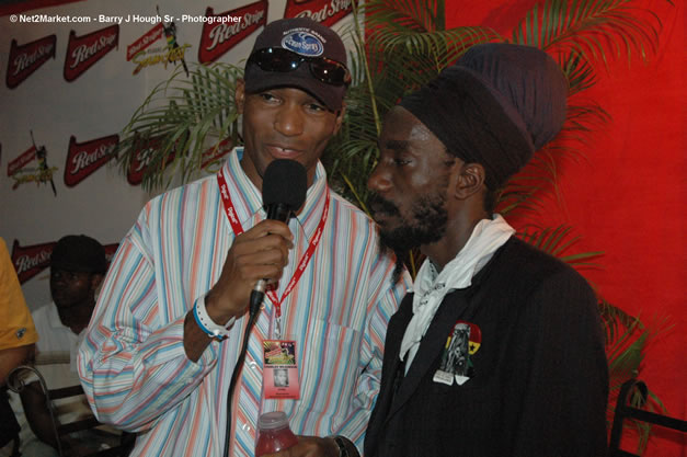 Sizzla - Ignition - The Internation Fire Blazes - Friday, July 21, 2006 - Montego Bay, Jamaica - Negril Travel Guide, Negril Jamaica WI - http://www.negriltravelguide.com - info@negriltravelguide.com...!