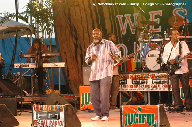 Freddie McGregor @ Western Consciousness 2007 - Presented by King of Kings Productons - Saturday, April 28, 2007 - Llandilo Cultural Centre, Savanna-La-Mar, Westmoreland, Jamaica W.I. - Negril Travel Guide, Negril Jamaica WI - http://www.negriltravelguide.com - info@negriltravelguide.com...!