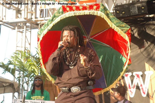 Luciano @ Western Consciousness 2007 - Presented by King of Kings Productons - Saturday, April 28, 2007 - Llandilo Cultural Centre, Savanna-La-Mar, Westmoreland, Jamaica W.I. - Negril Travel Guide, Negril Jamaica WI - http://www.negriltravelguide.com - info@negriltravelguide.com...!