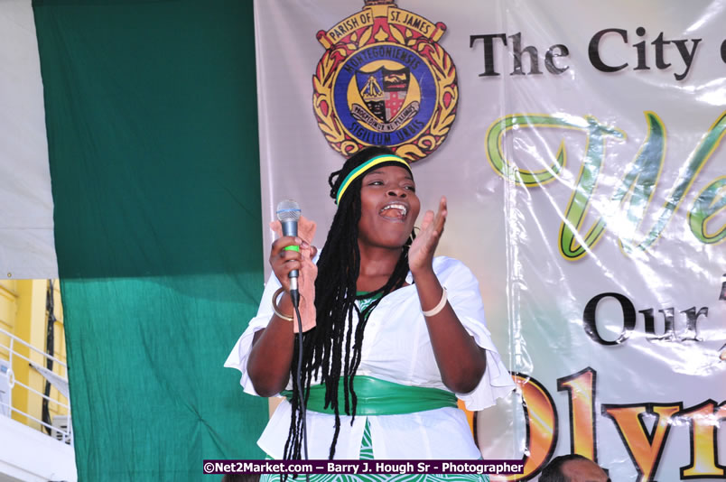 The City of Montego Bay Welcomes Our 2008 Olympians - Western Motorcade - Civic Ceremony - A Salute To Our Beijing Heros - Sam Sharpe Square, Montego Bay, Jamaica - Tuesday, October 7, 2008 - Photographs by Net2Market.com - Barry J. Hough Sr. Photojournalist/Photograper - Photographs taken with a Nikon D300 - Negril Travel Guide, Negril Jamaica WI - http://www.negriltravelguide.com - info@negriltravelguide.com...!